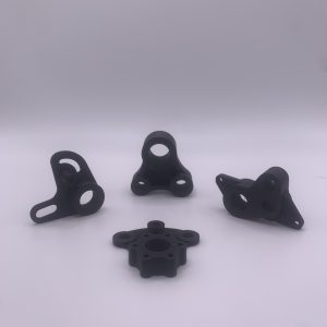 Componente funcional personalizado fabricado con impresión 3D para uso práctico.